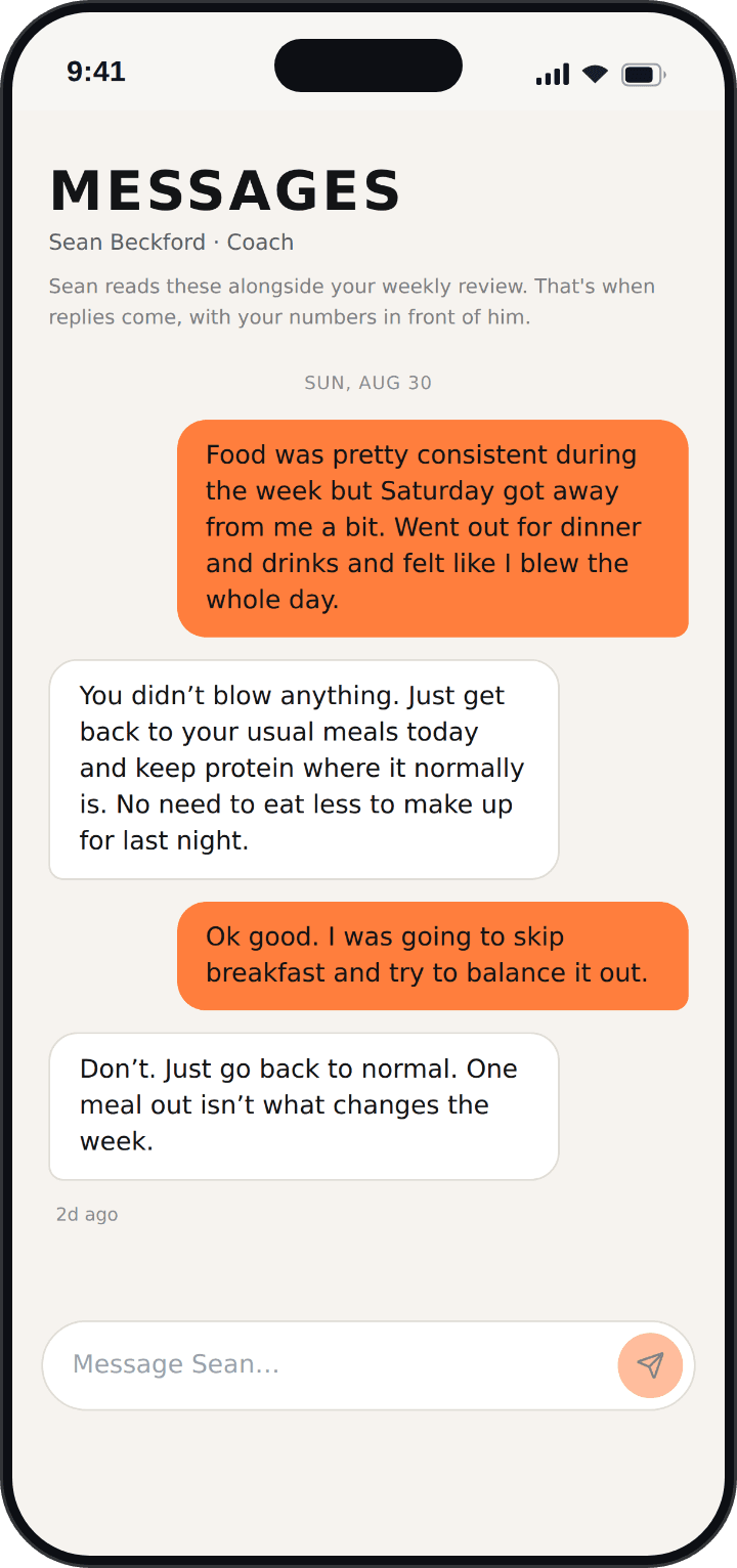 Le fil de messages avec Sean : un client inquiet d’une sortie du samedi, et la réponse de Sean de ne pas manger moins pour compenser